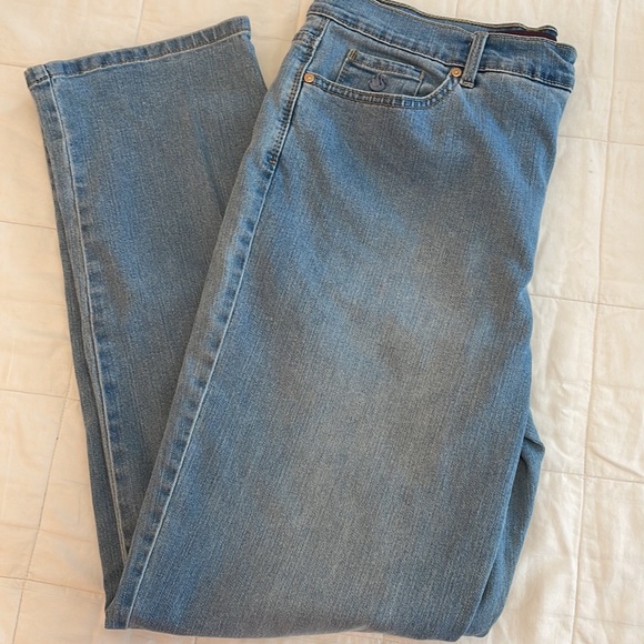 Gloria Vanderbilt Amanda Jeans 14 - Picture 5 of 15